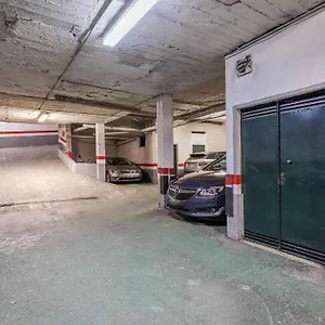 Aym Place Santa Cruz Parking Incluido Alto Max 1,80m Sevilla